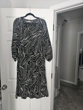 Zara Black and White Abstract Midi Dress Size XL